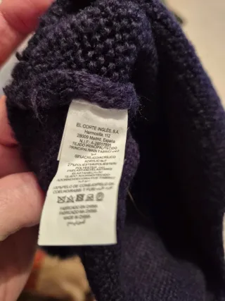 Gorro niña azul marino con pompones