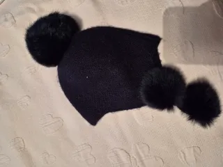 Gorro niña azul marino con pompones