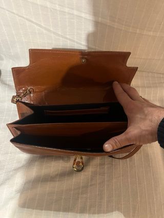 Bolso de piel marrón