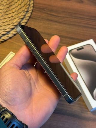 iPhone 15 Pro Gris 90% Batería