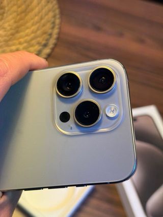 iPhone 15 Pro Gris 90% Batería