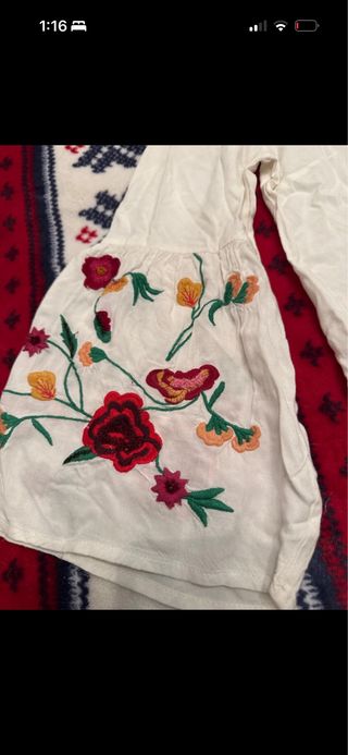 Blusa blanca bordada talla L