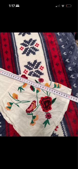 Blusa blanca bordada talla L