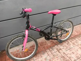Bicicleta infantil BTWIN rosa y negra como NUEVA
