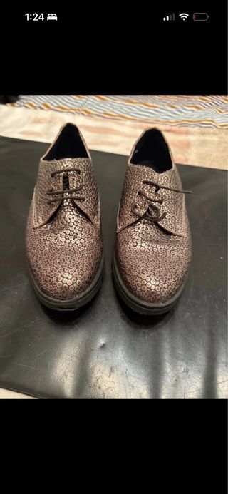 Zapatos de piel con estampado talla 39