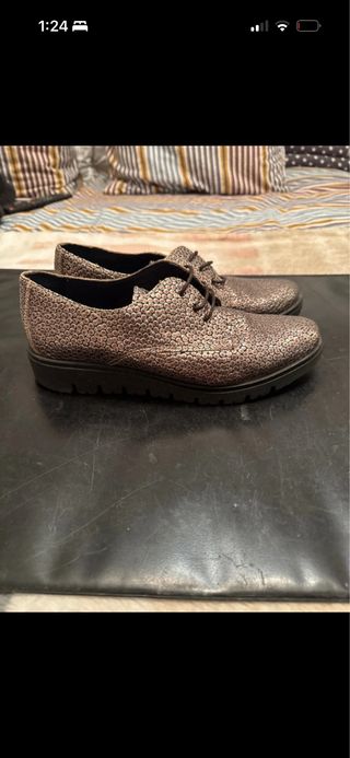Zapatos de piel con estampado talla 39