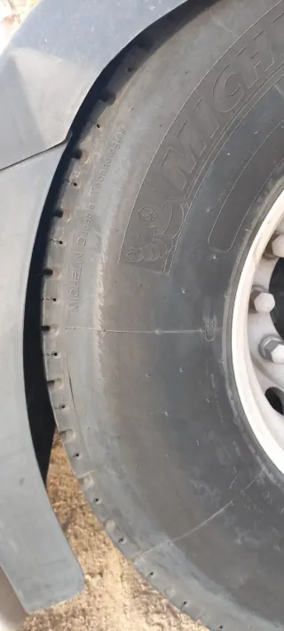 Michelin 315/80/22 + llanta Alcoa