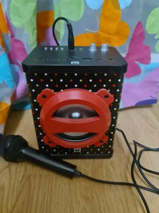 Altavoz Karaoke por bluetooth con Micrófono