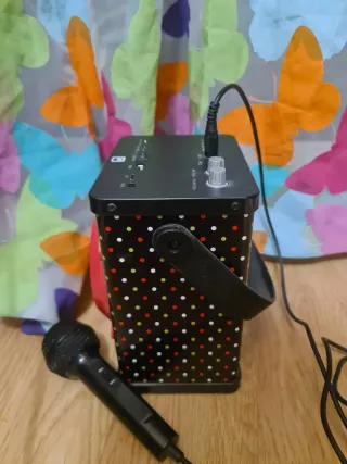 Altavoz Karaoke por bluetooth con Micrófono