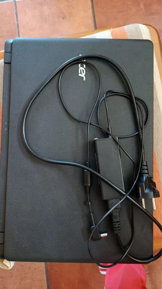 Portátil Acer ES1-524 8GB RAM 1TB 4 Núcleos