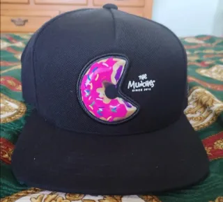 Gorra Cayler & Sons The Munches Negra y Rosa