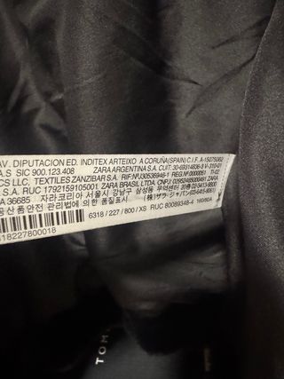 Abrigo pelo Zara negro talla XS