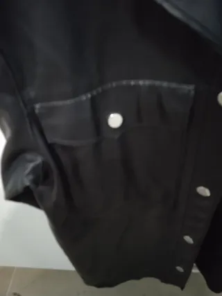 Sobrecamisa efecto piel Pull&Bear Talla M