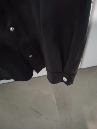 Sobrecamisa efecto piel Pull&Bear Talla M