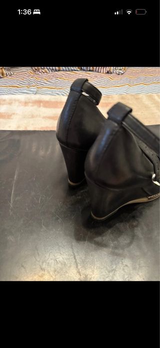 Zapatos de cuña de piel negros talla 39