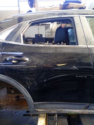 PUERTA TRASERA DERECHA KIA XCEED