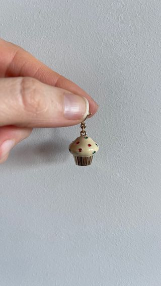 Charm Cupcake Dorado de Swarovski