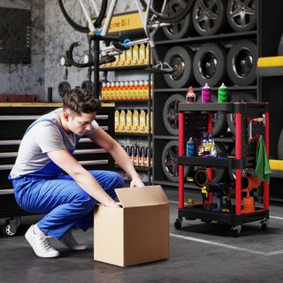 Carrello Porta Herramientas de 3 Niveles, Carrito de Taller en Plástico con Panel Perforado Lateral para Herramientas, Capacidad 91 Kg, Negro y Rojo