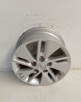Toyota 452446 15x5j llanta auris hybrid active