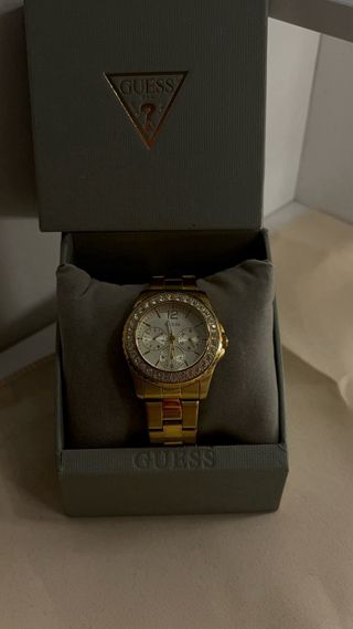 Reloj Guess Dorado con Cristales