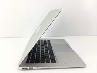portatil apple apple macbook air core i5 1.8 13 (2017) (a1466)