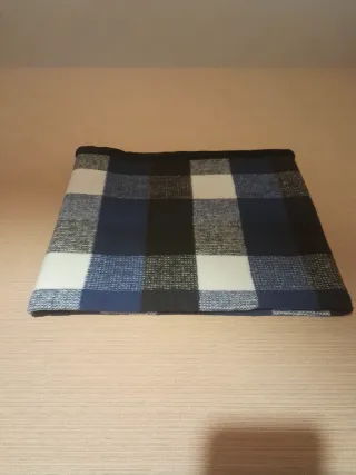 Bufanda a cuadros azul y blanco