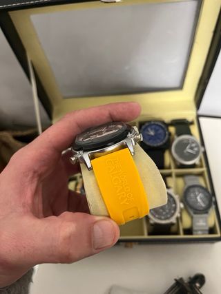 Reloj Exe MonCroie Plata y Amarillo