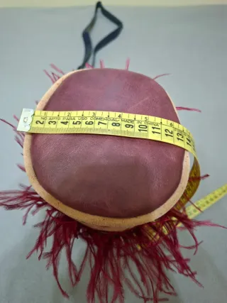 Bolso de piel con bordado