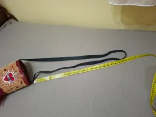 Bolso de piel con bordado