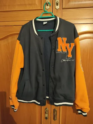 Beisbolera Zara NY Gris Naranja