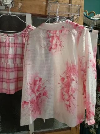 Traje de falda vintage blanco/rosa  kitch.Chulo