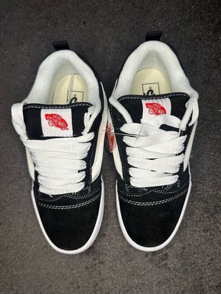 Zapatillas Vans Beige y Rojas