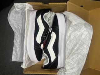 Zapatillas Vans Beige y Rojas