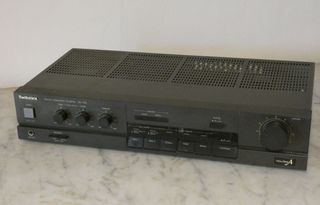 Amplificador Technics SU-700, 60W x 2