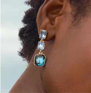 Pendientes largos con piedras azules