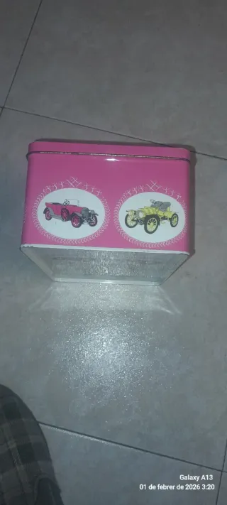 Caja metálica antigua DE COLA-CAU