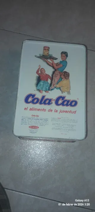 Caja metálica antigua DE COLA-CAU