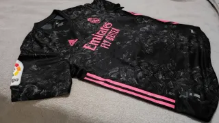 Camiseta Real Madrid 20-21 versión jugador XL.