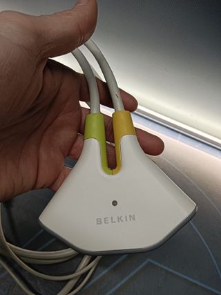 cable Belkin Flip model F1DG102W