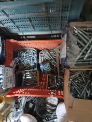 Tirafondos metálicos para ferretería