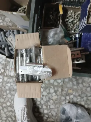 Tirafondos metálicos para ferretería