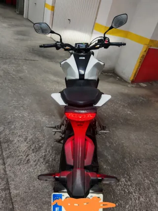 Honda CB125R Naked