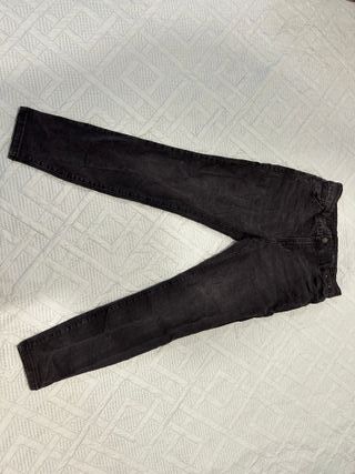 Pantalón vaquero negro