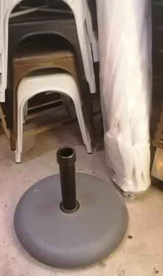 Sombrilla de terraza 3 metros con base de hormigón