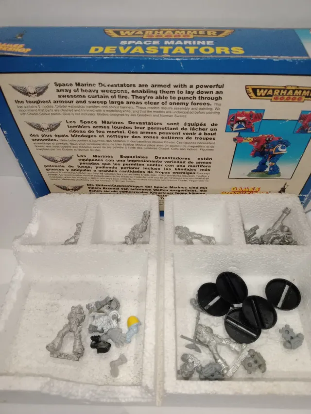 Warhammer 40,000 Space Marine Devastators