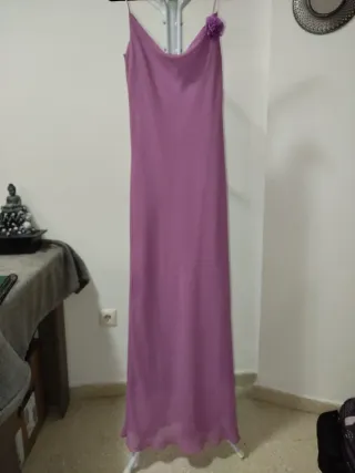 Vestido lila con flor