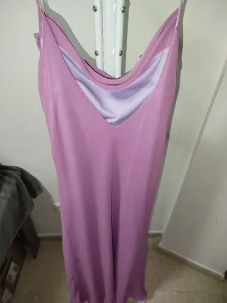 Vestido lila con flor