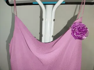 Vestido lila con flor