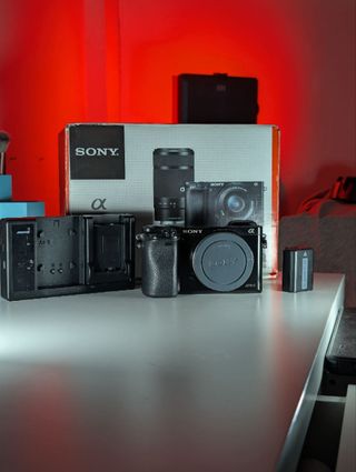 Cámara Sony Alpha A6000 + Accesorios