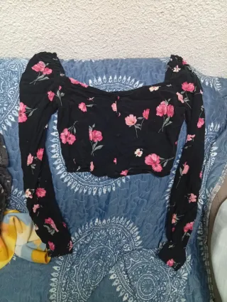Conjunto Top Flores y Vaqueros Lavados